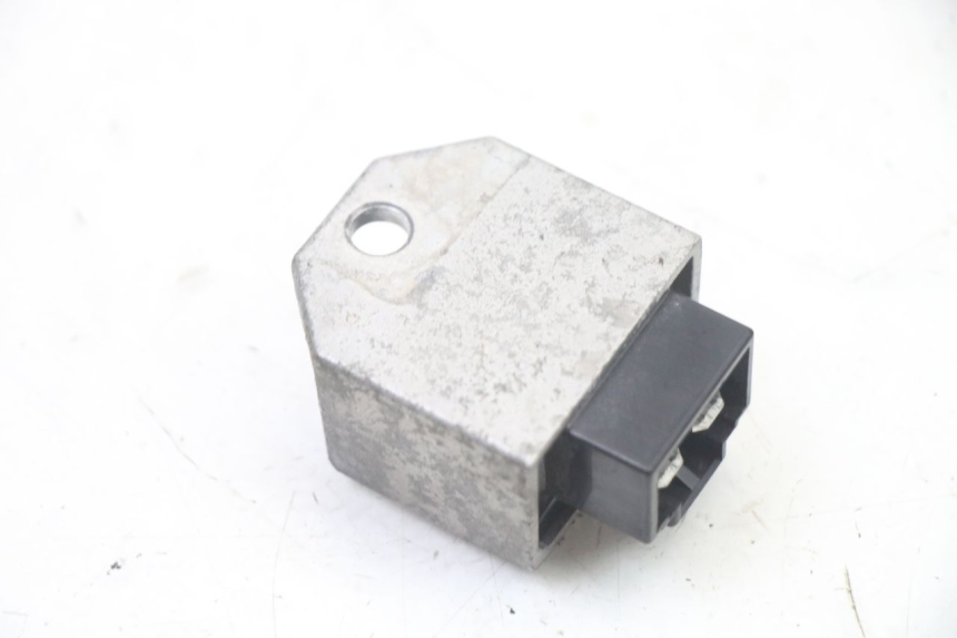 photo de REGULATOR ŁADOWANIA PEUGEOT CITYSTAR 2T 50 (2018 - 2021) - Inny kąt widzenia