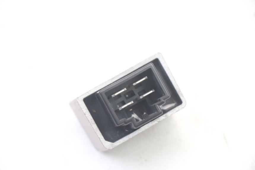 photo de REGULATOR ŁADOWANIA PEUGEOT CITYSTAR 2T 50 (2018 - 2021) - Zoom stanu zużycia