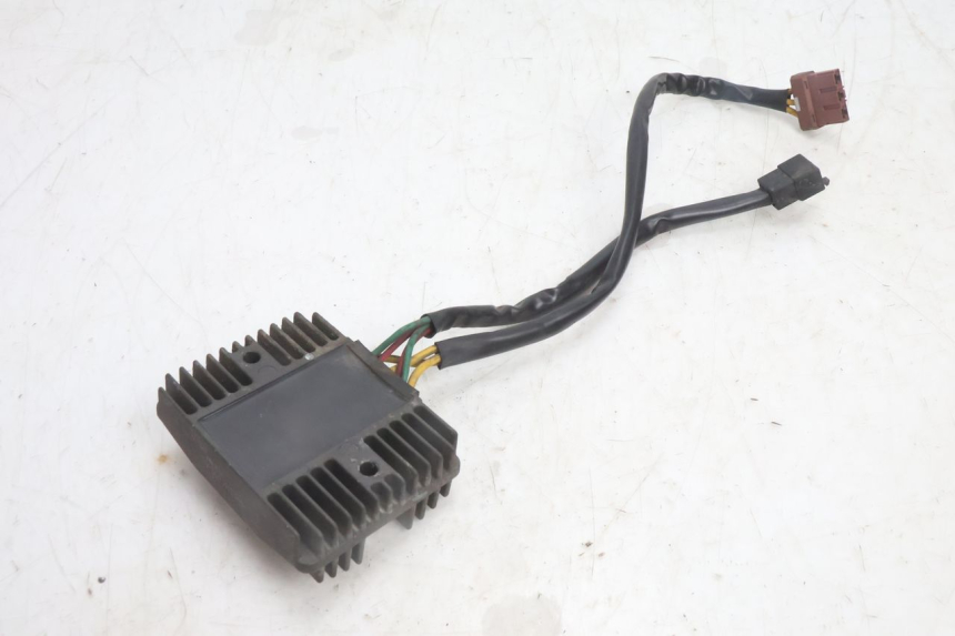 photo de REGULATOR ŁADOWANIA PEUGEOT CITYSTAR 125 (2011 - 2017) - Zoom stanu zużycia
