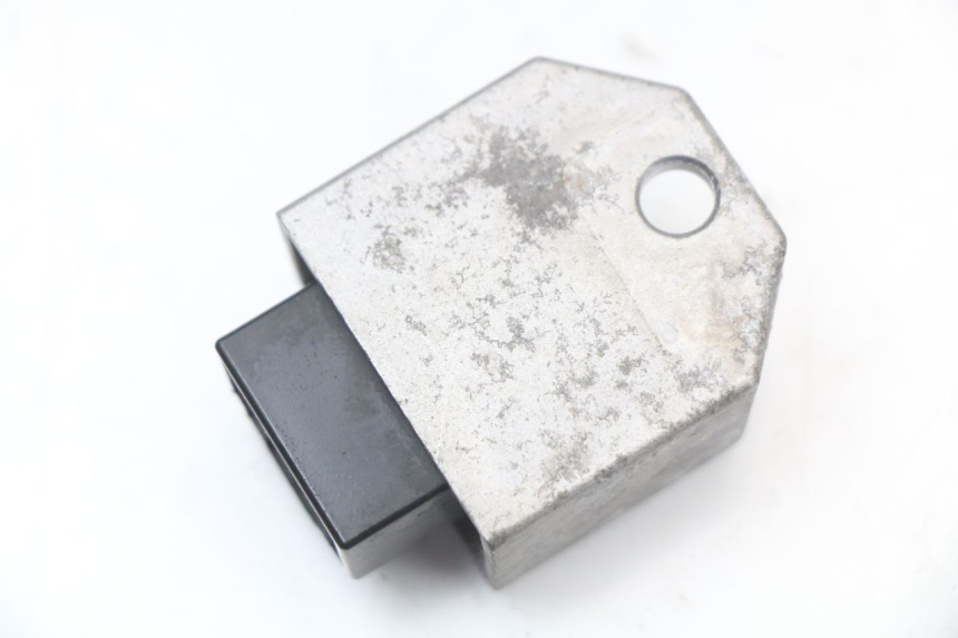 photo de REGULATOR ŁADOWANIA PEUGEOT CITYSTAR 50 (2013 - 2017) - Zbliżenie techniczne