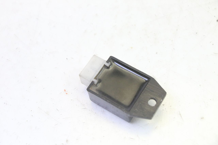 photo de REGULATOR ŁADOWANIA PEUGEOT CITYSTAR 50 (2013 - 2017) - Zoom stanu zużycia