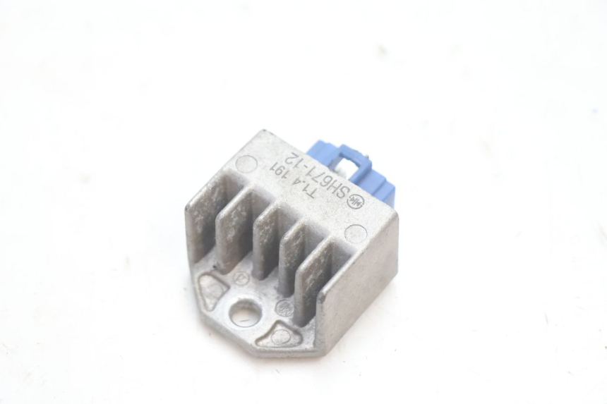photo de REGULATOR ŁADOWANIA HM HONDA CRM DERAPAGE RR 50 (2006 - 2017) - Szczegół części