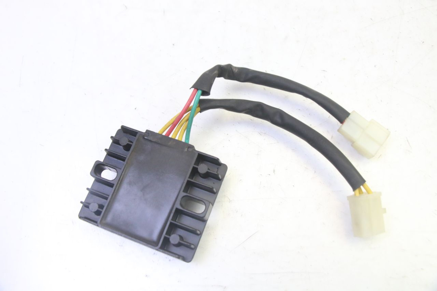 photo de REGULATOR ŁADOWANIA SYM CROX 4T 50 (2016 - 2023) - Zoom stanu zużycia