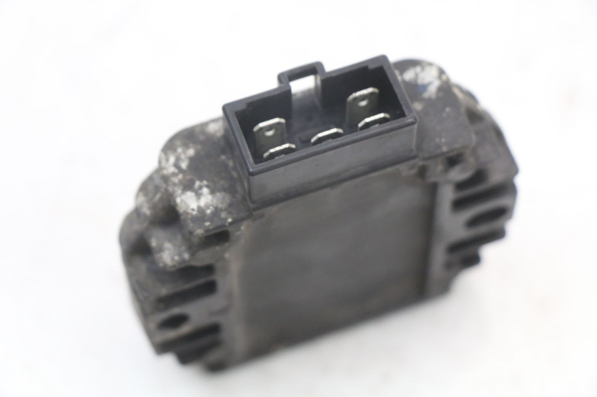 photo de REGULATOR ŁADOWANIA YAMAHA CYGNUS X 125 (2004 - 2007) - Zoom stanu zużycia