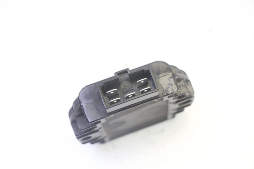 photo de REGULATOR ŁADOWANIA YAMAHA CYGNUS X INJECTION 125 (2007 - 2013) - Zoom stanu zużycia