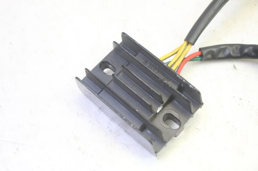 photo de REGULATOR ŁADOWANIA PEUGEOT DJANGO 4T 50 (2014 - 2019) - Szczegół części