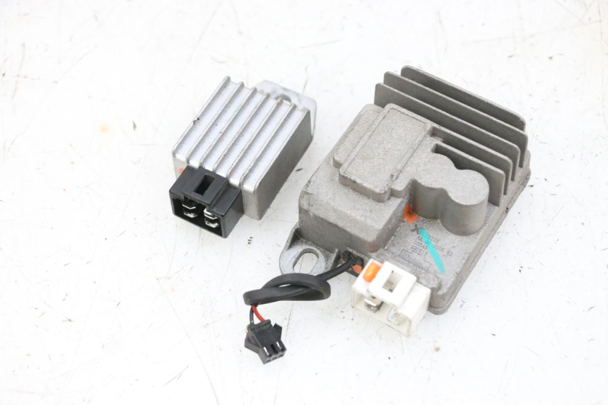 photo de REGULATOR ŁADOWANIA SEGWAY NINEBOT E125S 1 (2022 - 2026) - Widok główny