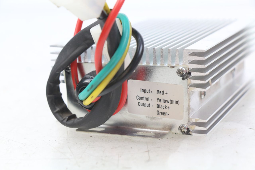 photo de REGULATOR ŁADOWANIA EFUN E2GO 1 (2017 - 2021) - Zoom stanu zużycia