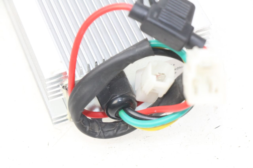 photo de REGULATOR ŁADOWANIA EFUN E2GO 1 (2017 - 2021) - Stan powierzchni