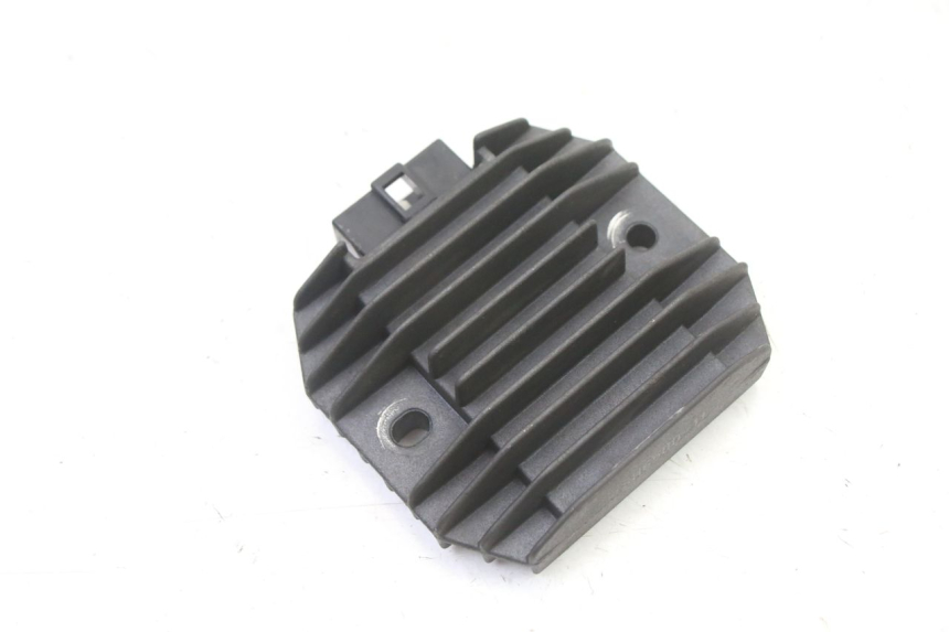 photo de REGULATOR ŁADOWANIA PEUGEOT ELYSEO 125 (1999 - 2004) - Szczegół części