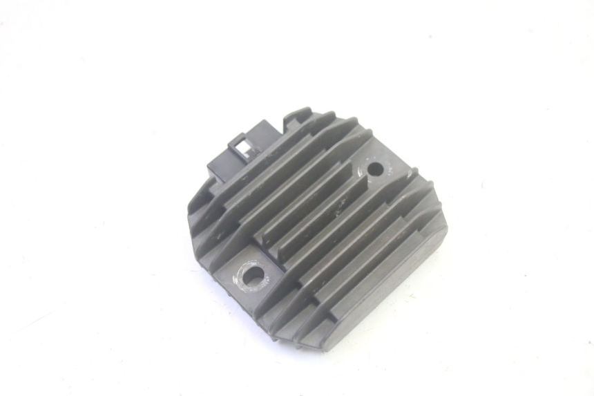 photo de REGULATOR ŁADOWANIA PEUGEOT ELYSEO 125 (1999 - 2004) - Widok główny