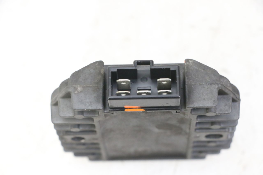 photo de REGULATOR ŁADOWANIA PEUGEOT ELYSTAR 125 (2002 - 2007) - Zoom stanu zużycia