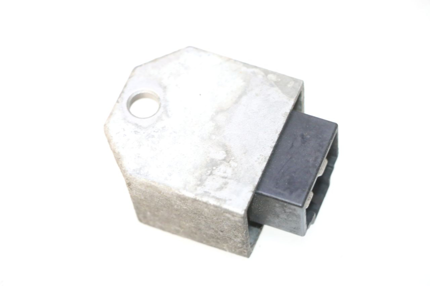 photo de REGULATOR ŁADOWANIA PEUGEOT ELYSTAR 50 (2002 - 2014) - Zoom stanu zużycia