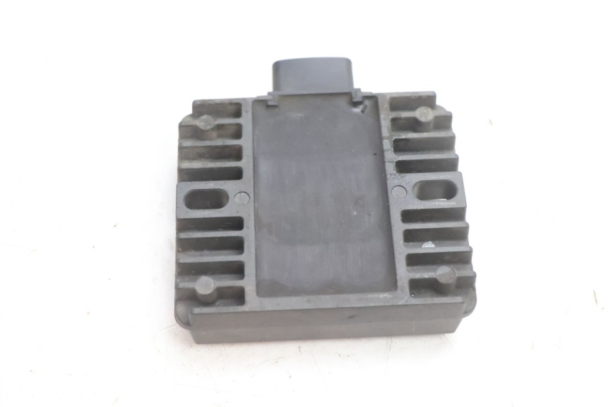 photo de REGULATOR ŁADOWANIA KAWASAKI ER-6 ER6 N 650 (2005 - 2009) - Zoom stanu zużycia