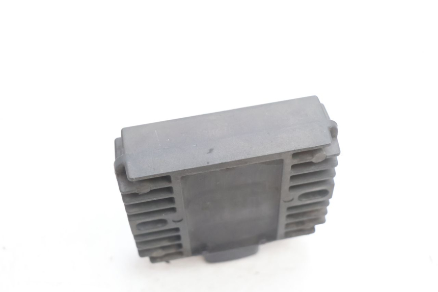 photo de REGULATOR ŁADOWANIA KAWASAKI ER-6 ER6 N 650 (2005 - 2009) - Zbliżenie techniczne