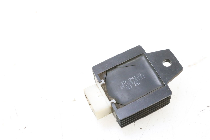 photo de REGULATOR ŁADOWANIA JM MOTORS EVOLIS 4T 50 (2018 - 2022) - Zoom stanu zużycia
