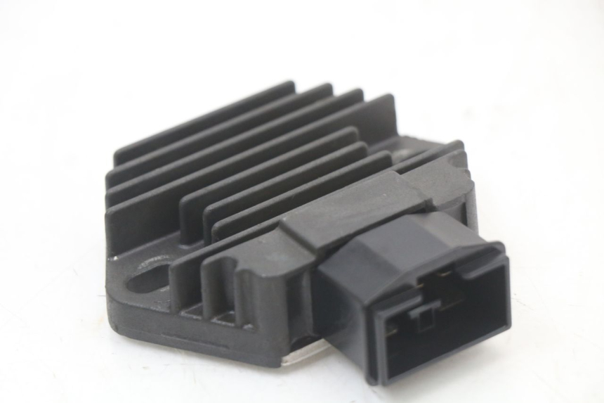 photo de REGULATOR ŁADOWANIA HONDA FES PANTHEON 2T 125 (1998 - 2002) - Szczegół części