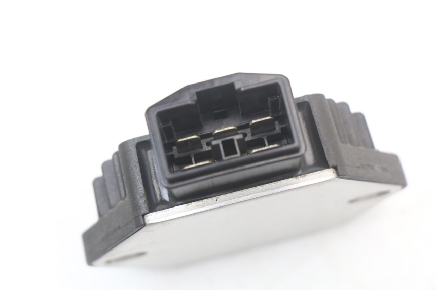 photo de REGULATOR ŁADOWANIA HONDA FES PANTHEON 2T 125 (1998 - 2002) - Zoom stanu zużycia