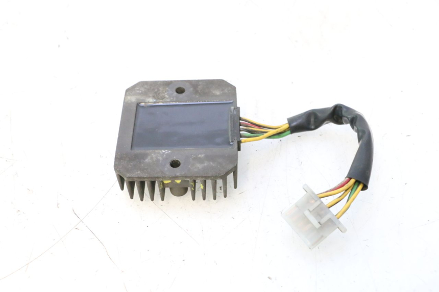 photo de REGULATOR ŁADOWANIA HONDA FES PANTHEON 125 (2003 - 2007) - Inny kąt widzenia