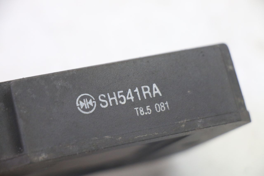 photo de REGULATOR ŁADOWANIA HONDA FES S-WING SWING ABS 125 (2007 - 2015) - Punkty mocowania