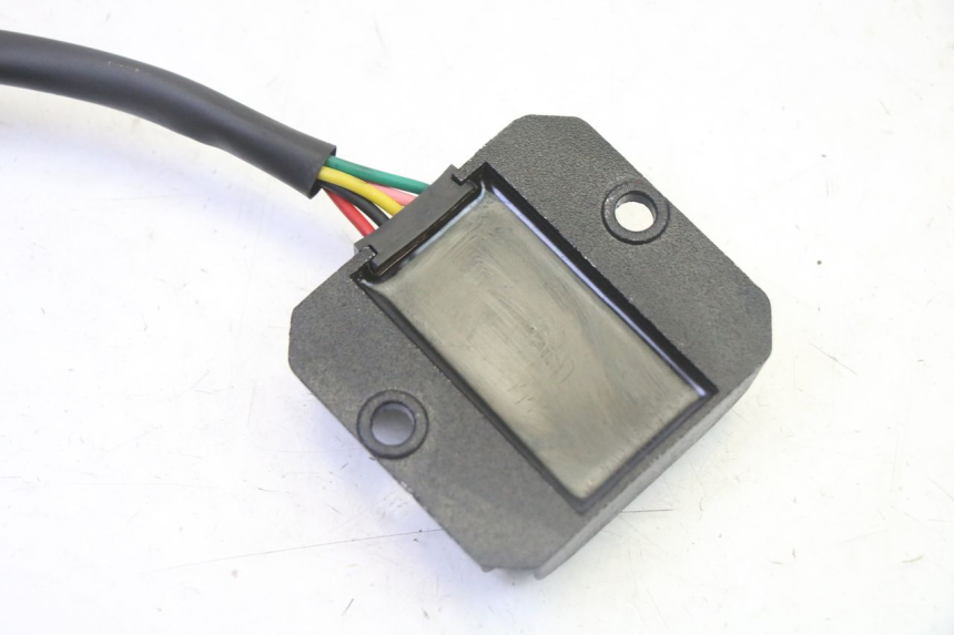 photo de REGULATOR ŁADOWANIA STAHO FH 50 (2018 - 2019) - Zbliżenie techniczne