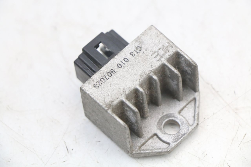 photo de REGULATOR ŁADOWANIA SYM FIDDLE 2 50 (2008 - 2013) - Szczegół części