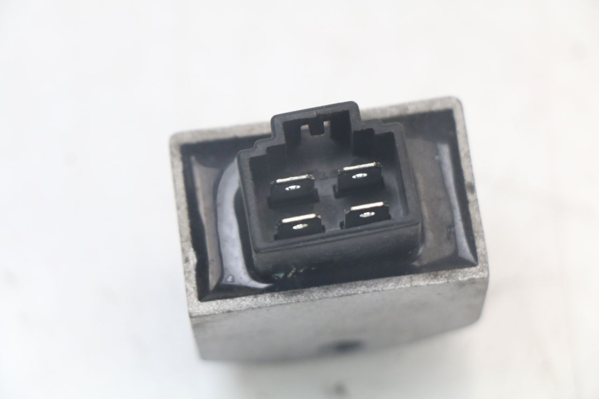 photo de REGULATOR ŁADOWANIA SYM FIDDLE 2 50 (2008 - 2013) - Zoom stanu zużycia