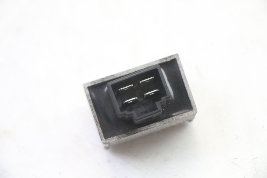 photo de REGULATOR ŁADOWANIA SYM FIDDLE 2 S 125 (2012 - 2014) - Zoom stanu zużycia