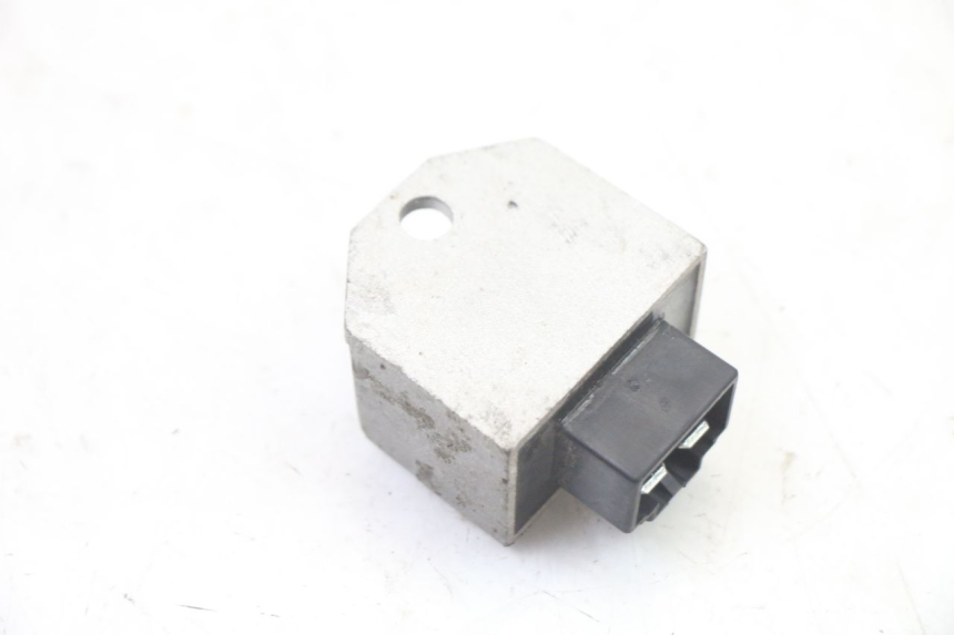 photo de REGULATOR ŁADOWANIA SYM FIDDLE 125 (2008 - 2010) - Inny kąt widzenia