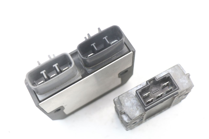 photo de REGULATOR ŁADOWANIA YAMAHA FJR ABS 1300 (2006 - 2012) - Zoom stanu zużycia