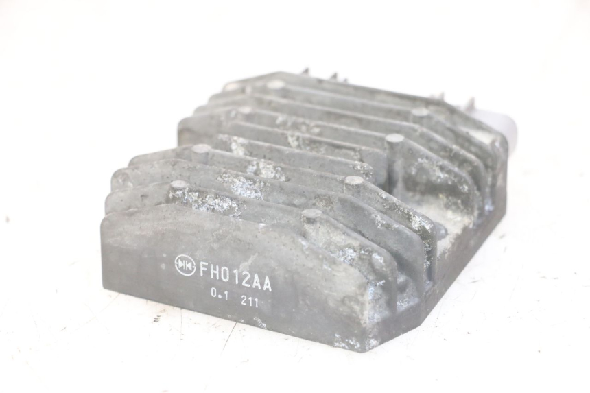 photo de REGULATOR ŁADOWANIA YAMAHA FJR ABS 1300 (2006 - 2012) - Szczegół części