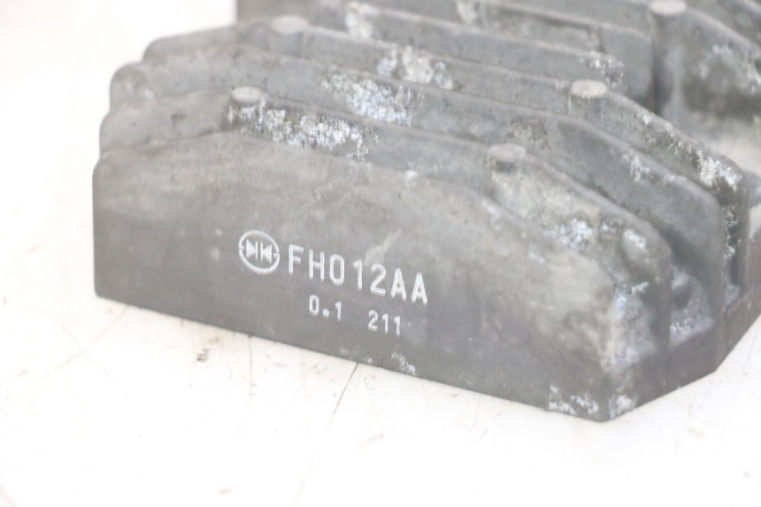 photo de REGULATOR ŁADOWANIA YAMAHA FJR ABS 1300 (2006 - 2012) - Zoom stanu zużycia