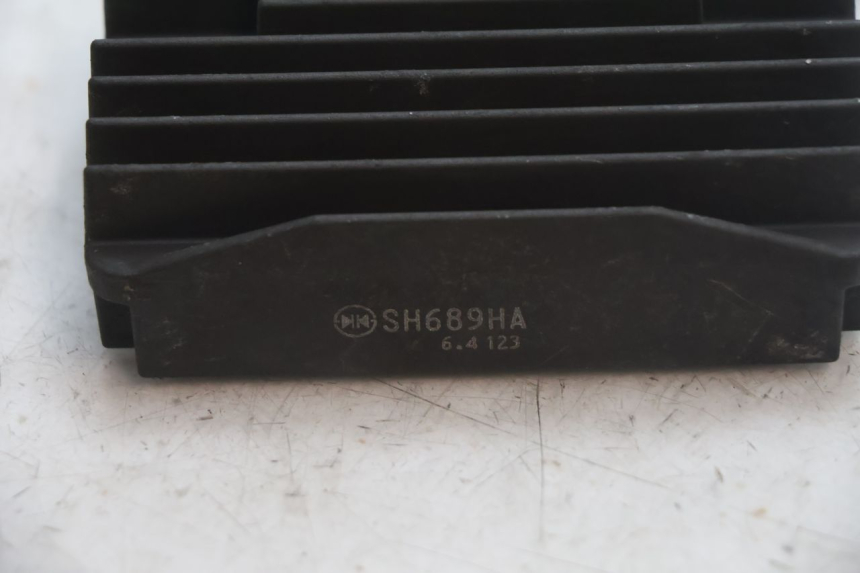 photo de REGULATOR ŁADOWANIA HONDA FJS SILVER WING SILVERWING 400 (2005 - 2008) - Zoom stanu zużycia