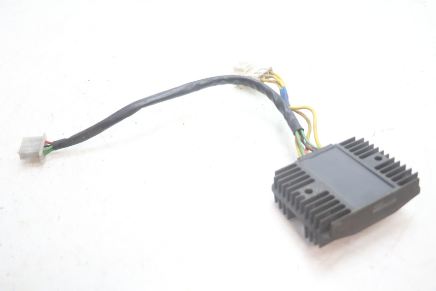 photo de REGULATOR ŁADOWANIA HONDA FJS SILVER WING SILVERWING 400 (2005 - 2008) - Inny kąt widzenia