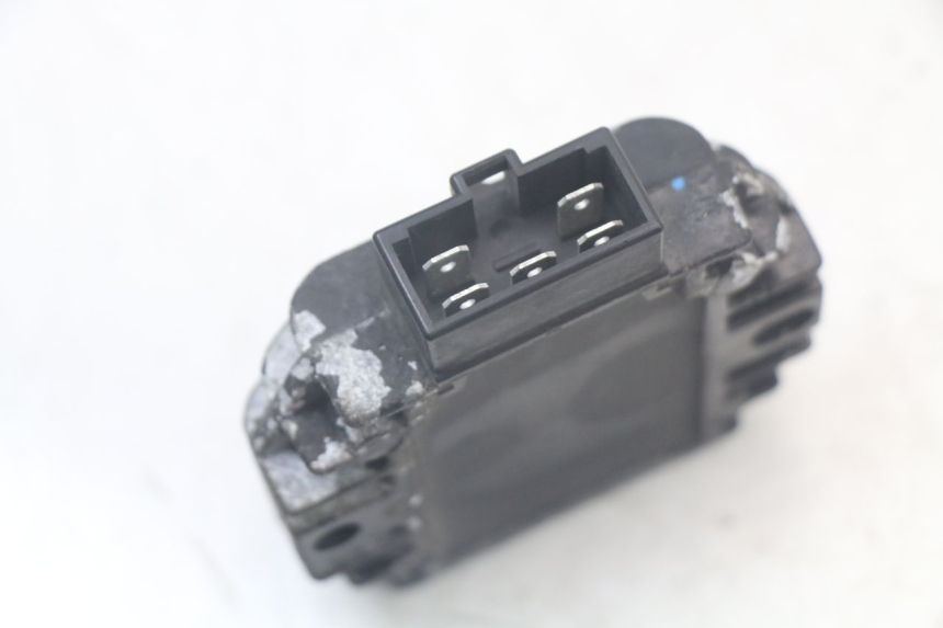 photo de REGULATOR ŁADOWANIA MBK FLAME X 125 (2007 - 2016) - Inny kąt widzenia