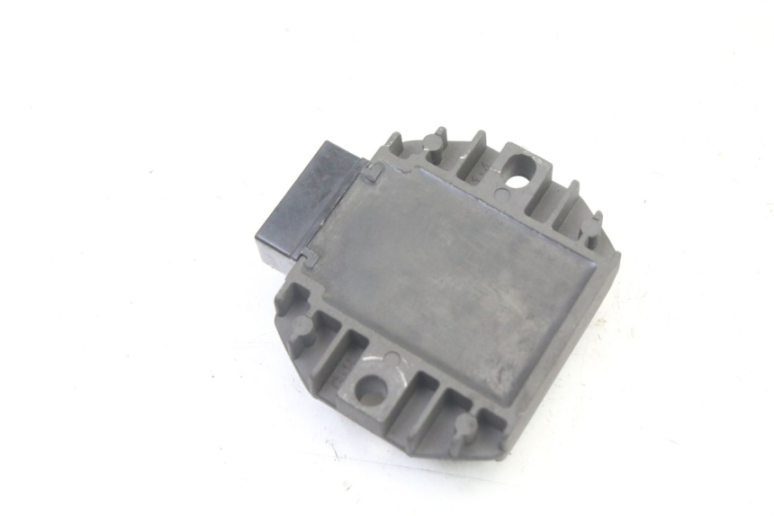 photo de REGULATOR ŁADOWANIA MBK FLAME X 125 (2007 - 2016) - Inny kąt widzenia