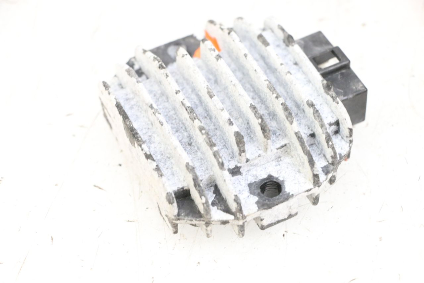 photo de REGULATOR ŁADOWANIA MBK FLAME X 125 (2007 - 2016) - Zbliżenie techniczne