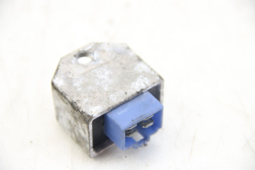 photo de REGULATOR ŁADOWANIA MBK FLIPPER 50 (2004 - 2012) - Inny kąt widzenia