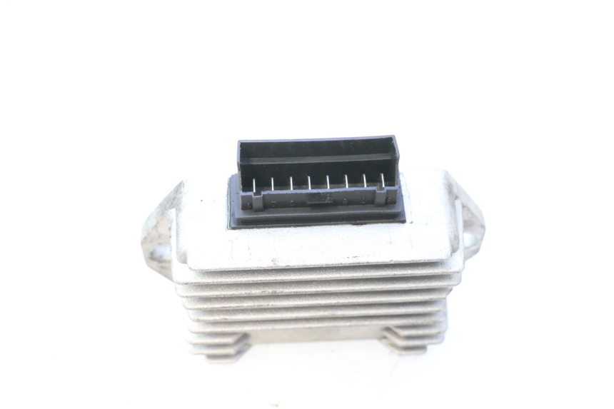 photo de REGULATOR ŁADOWANIA PIAGGIO FLY 2T 50 (2004 - 2017) - Zoom stanu zużycia