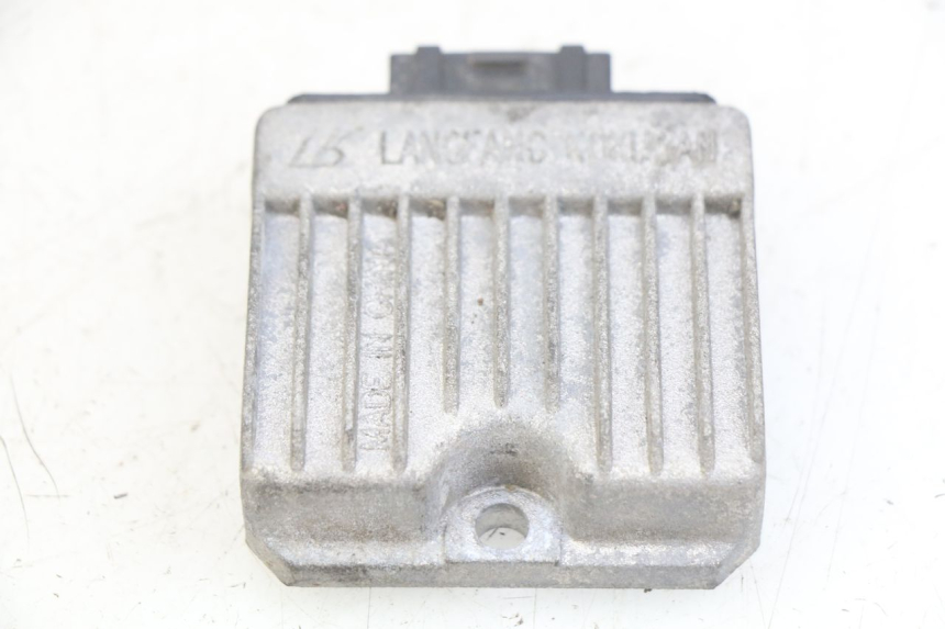 photo de REGULATOR ŁADOWANIA PIAGGIO FLY 4T 50 (2013 - 2017) - Zoom stanu zużycia