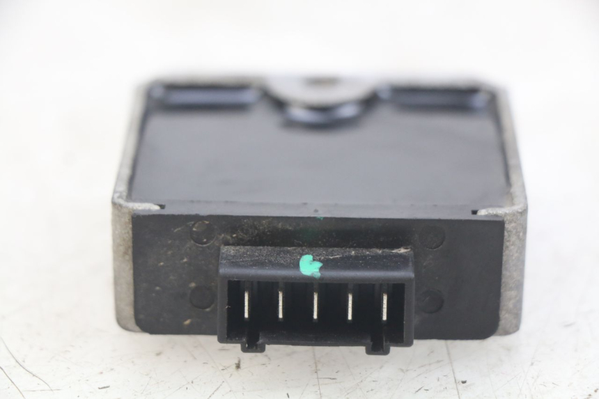 photo de REGULATOR ŁADOWANIA PIAGGIO FLY 4T 50 (2013 - 2017) - Inny kąt widzenia