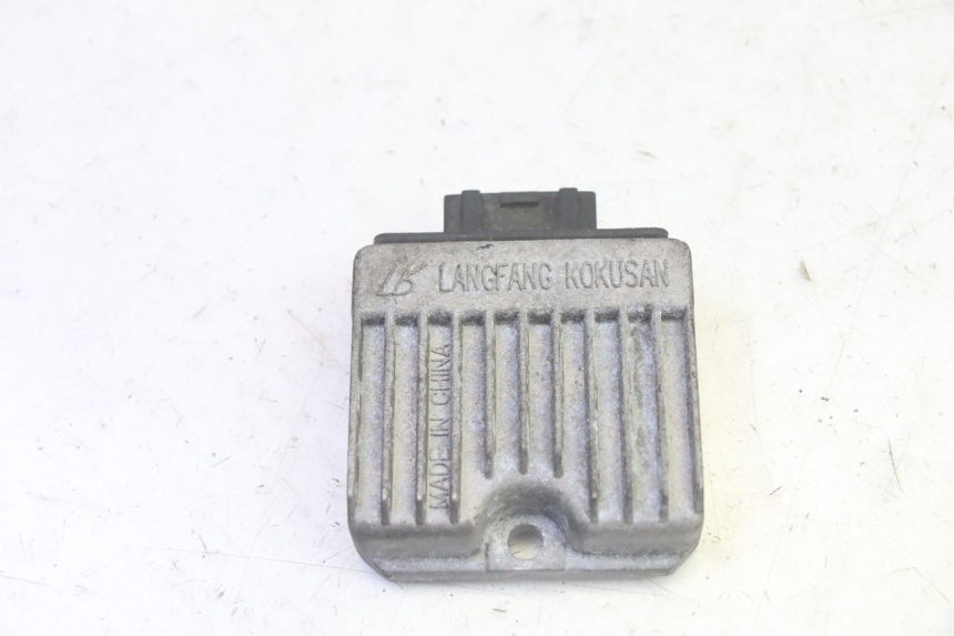 photo de REGULATOR ŁADOWANIA PIAGGIO FLY 4T 50 (2013 - 2017) - Widok główny