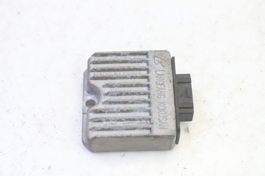photo de REGULATOR ŁADOWANIA PIAGGIO FLY 4T 50 (2013 - 2017) - Szczegół części