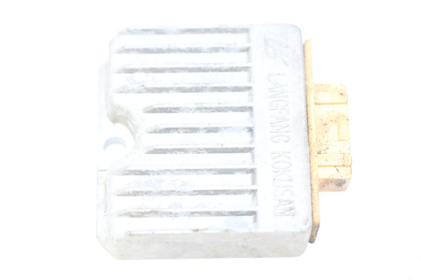 photo de REGULATOR ŁADOWANIA PIAGGIO FLY 100 (2006 - 2010) - Widok główny