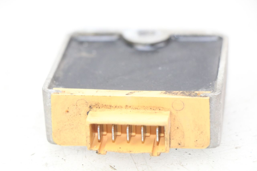 photo de REGULATOR ŁADOWANIA PIAGGIO FLY 100 (2006 - 2010) - Szczegół części