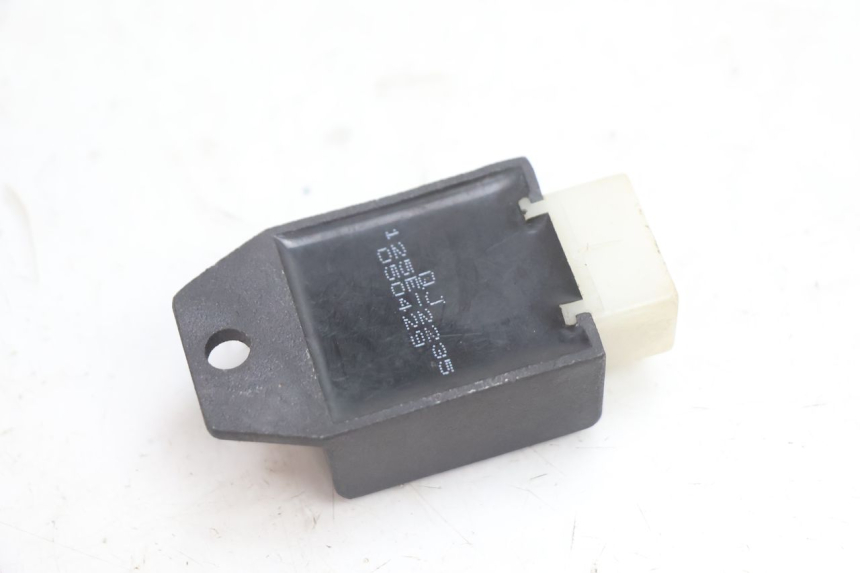 photo de REGULATOR ŁADOWANIA KEEWAY FOCUS 50 (2006 - 2009) - Inny kąt widzenia