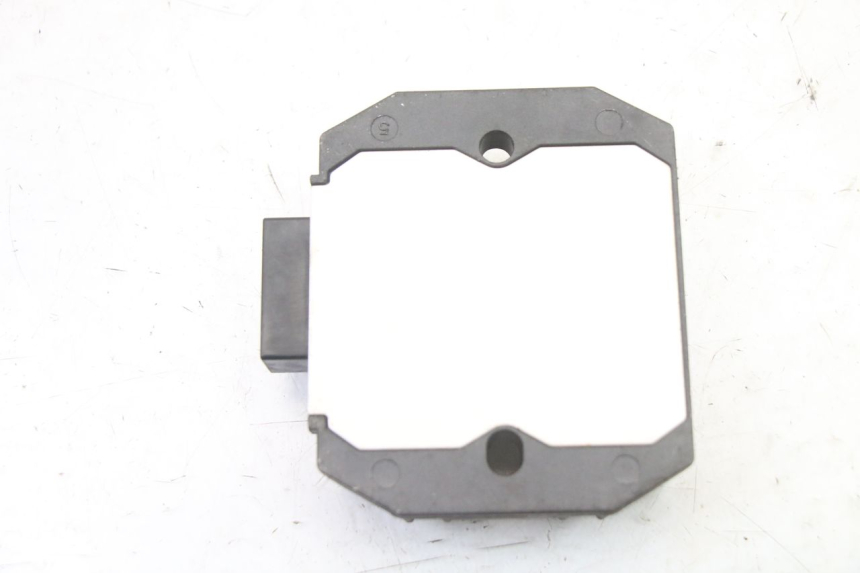 photo de REGULATOR ŁADOWANIA YAMAHA FZ6 FAZER S2 600 (2007 - 2011) - Inny kąt widzenia