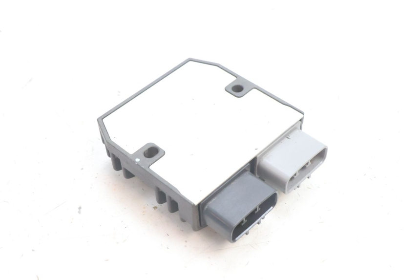 photo de REGULATOR ŁADOWANIA YAMAHA FZ8 800 (2010 - 2016) - Zbliżenie techniczne