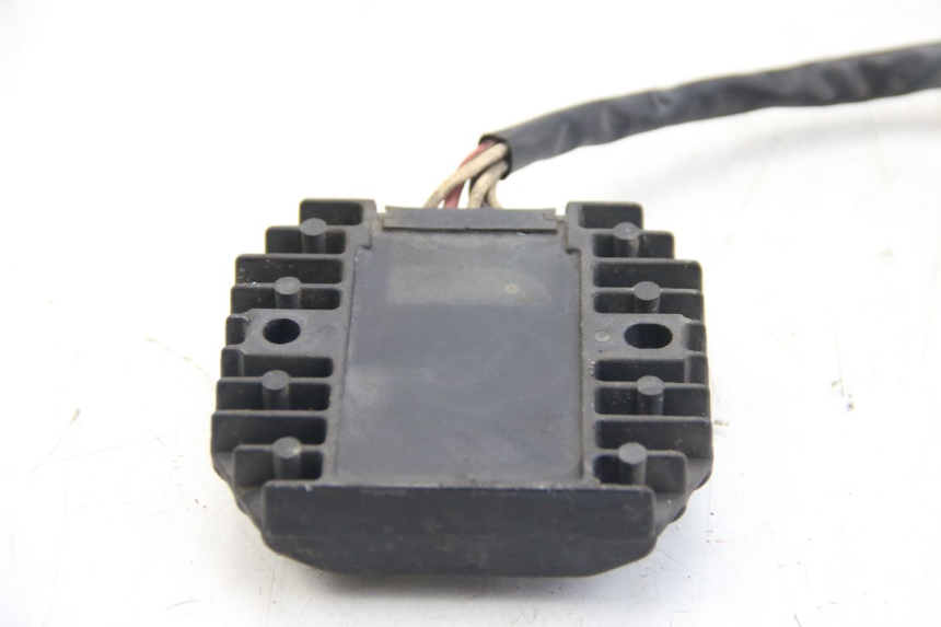 photo de REGULATOR ŁADOWANIA YAMAHA FZS FAZER 600 (2001 - 2003) - Szczegół części