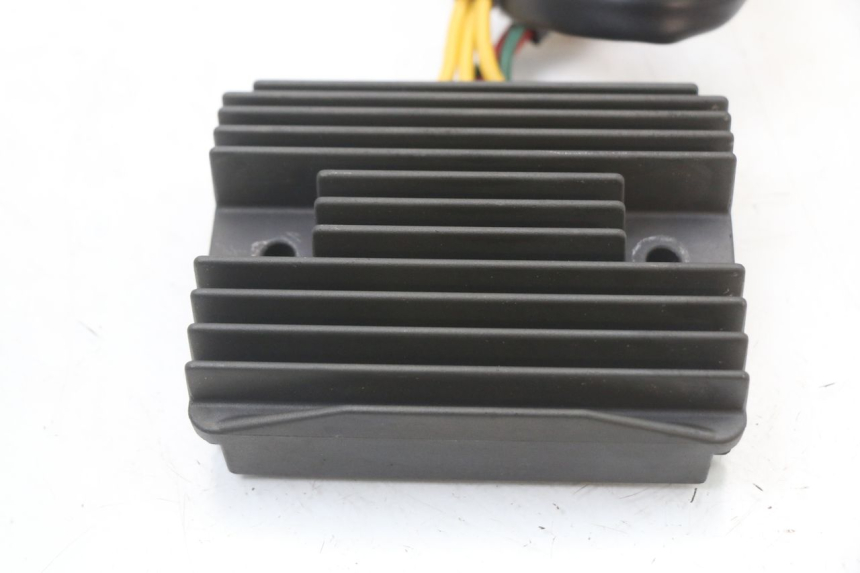 photo de REGULATOR ŁADOWANIA PEUGEOT GEOPOLIS RS 125 (2007 - 2009) - Szczegół części